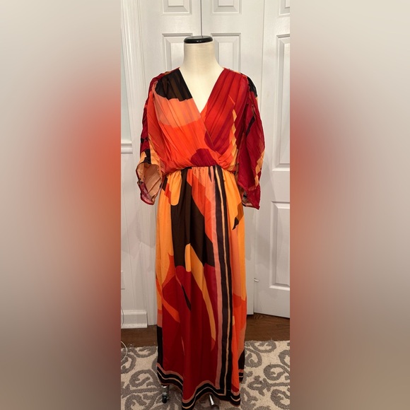 🆕 Farm Rio Wrap Maxi Dress - Picture 2 of 4